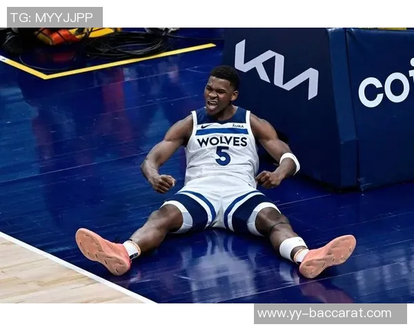 爱德华兹半场表现平平次节仅靠罚球得分球队状态堪忧